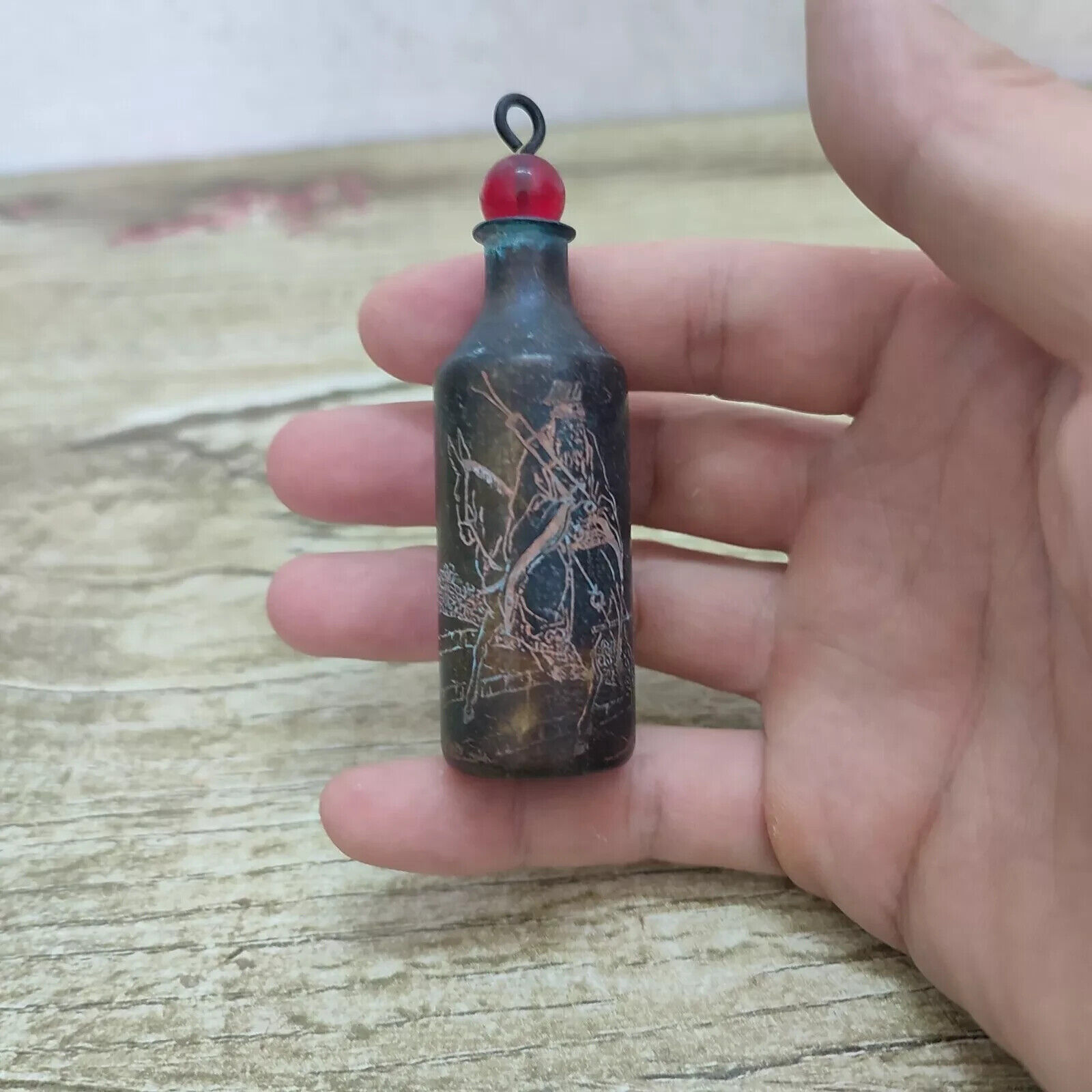 Vintage Collectible Bottles - Garrafa de rapé esculpida em cobre