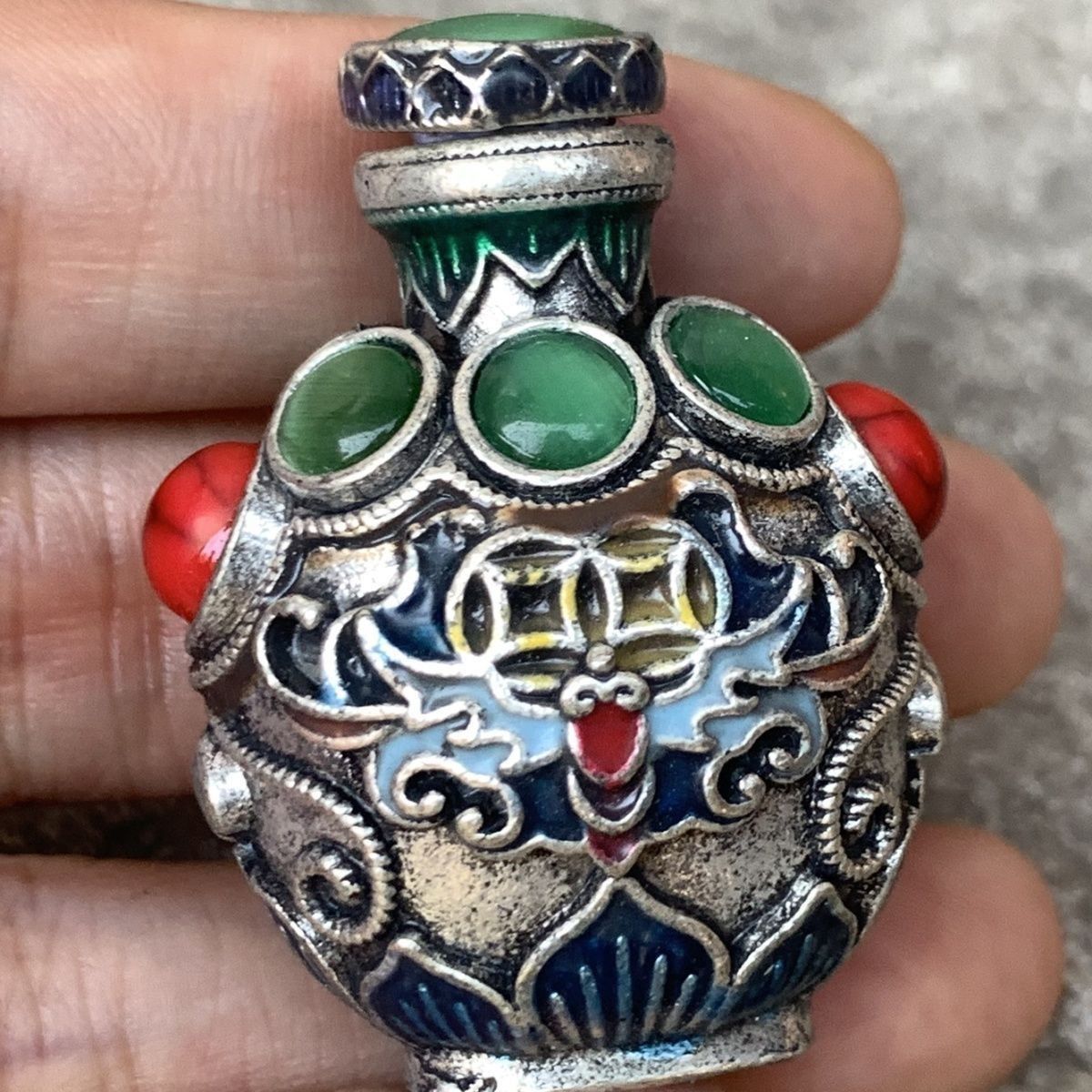 Frasco de Snuff Vintage Cloiso - Vintage Collectible Bottles avaliação e preço